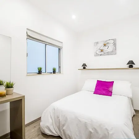 Private Bedrooms In Sea View Flat Theoria Travel Слима