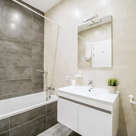 Private Bedrooms In Sea View Flat Theoria Travel Pensjonat