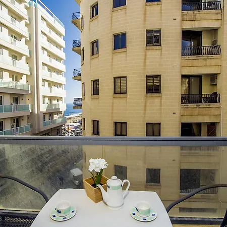 Private Bedrooms In Sea View Flat Theoria Travel Vendégház Sliema