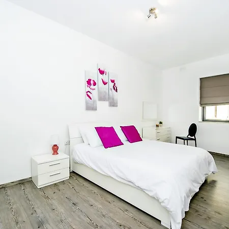 Private Bedrooms In Sea View Flat Theoria Travel Sliema