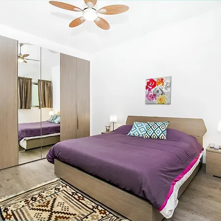 Private Bedrooms In Sea View Flat Theoria Travel Sliema