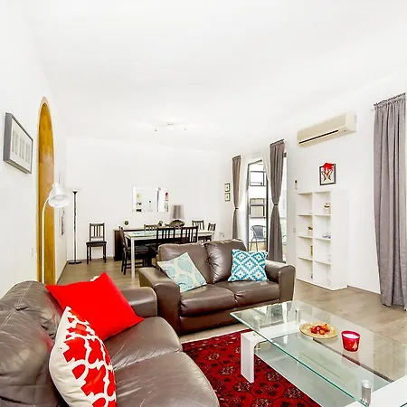 Private Bedrooms In Sea View Flat Theoria Travel Guest house Sliema