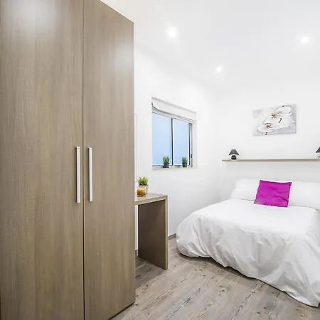 Guest house Private Bedrooms In Sea View Flat Theoria Travel Sliema